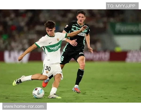 尤文图斯关注埃尔切中场门多萨面临曼城皇马激烈竞争