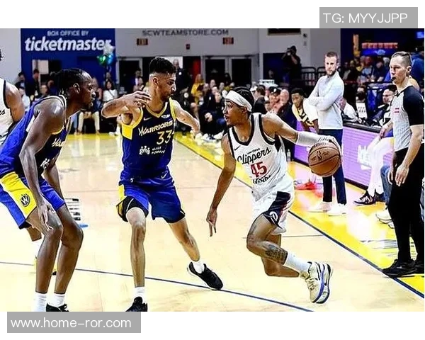 单核带队快船迎战勇士首发阵容揭晓邓恩桑德斯莱昂纳德科林斯祖巴茨齐上阵